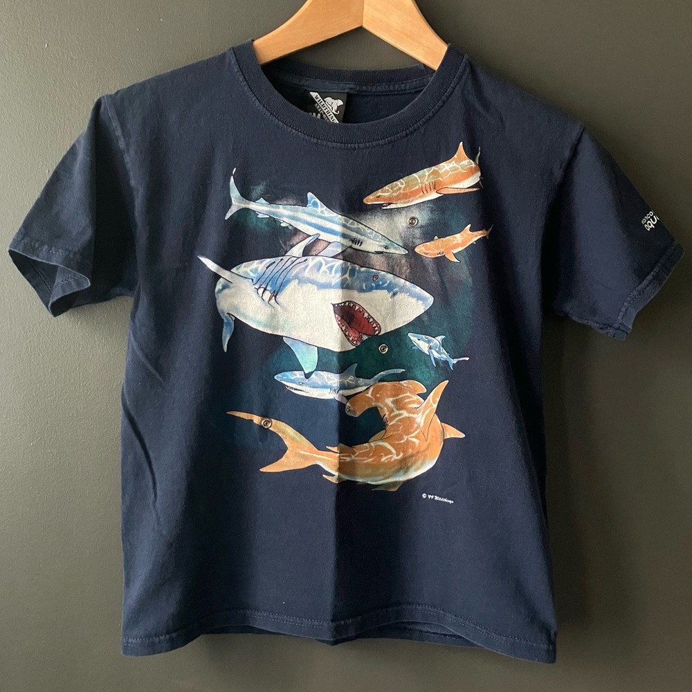 90s Vintage Graphic T-Shirt 1999 Boys Size Medium Tee Sharks Vancouver Aquarium - Picture 10 of 12